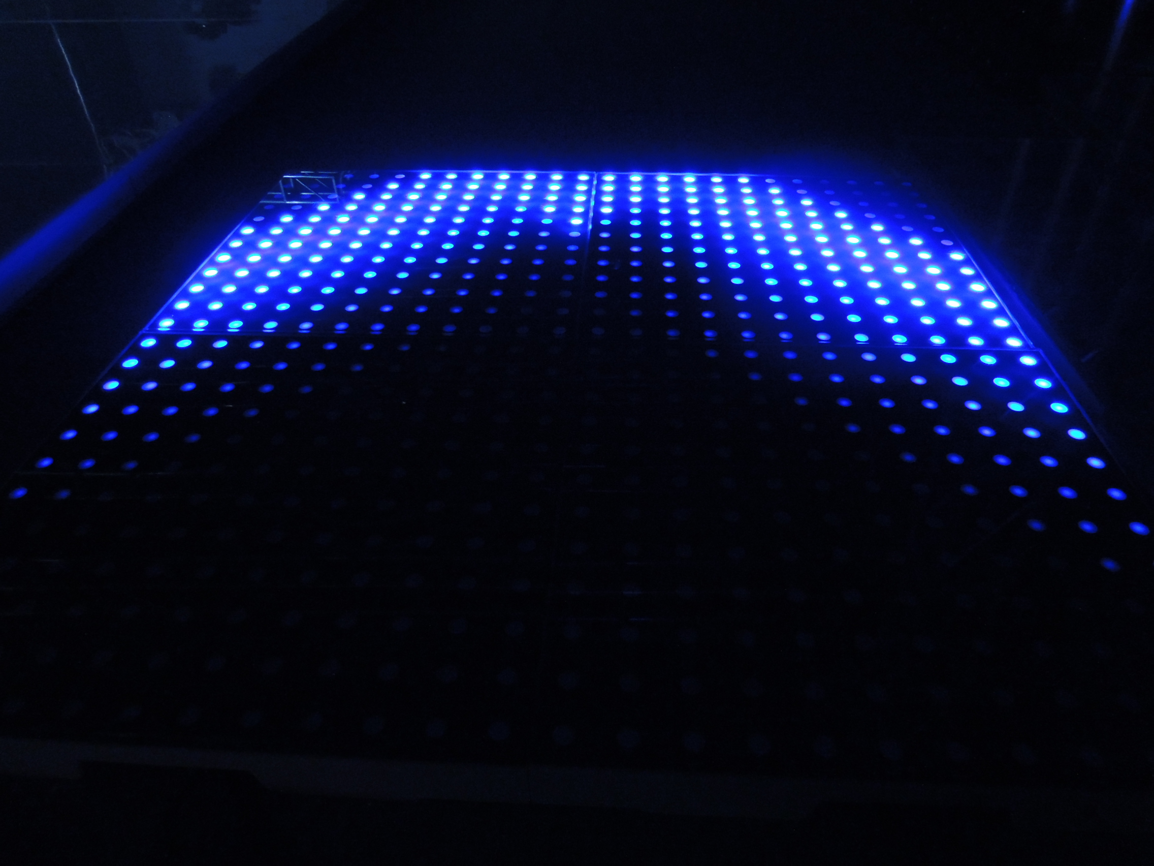 led-dancefloor-8x8-03.jpg