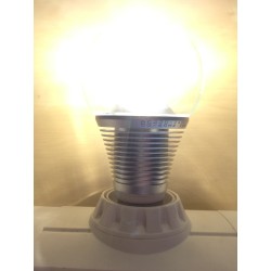 10W LED Light Bulb Dimmable 860lm Sharp LED CRI 90 330 Degree Light Dispersion